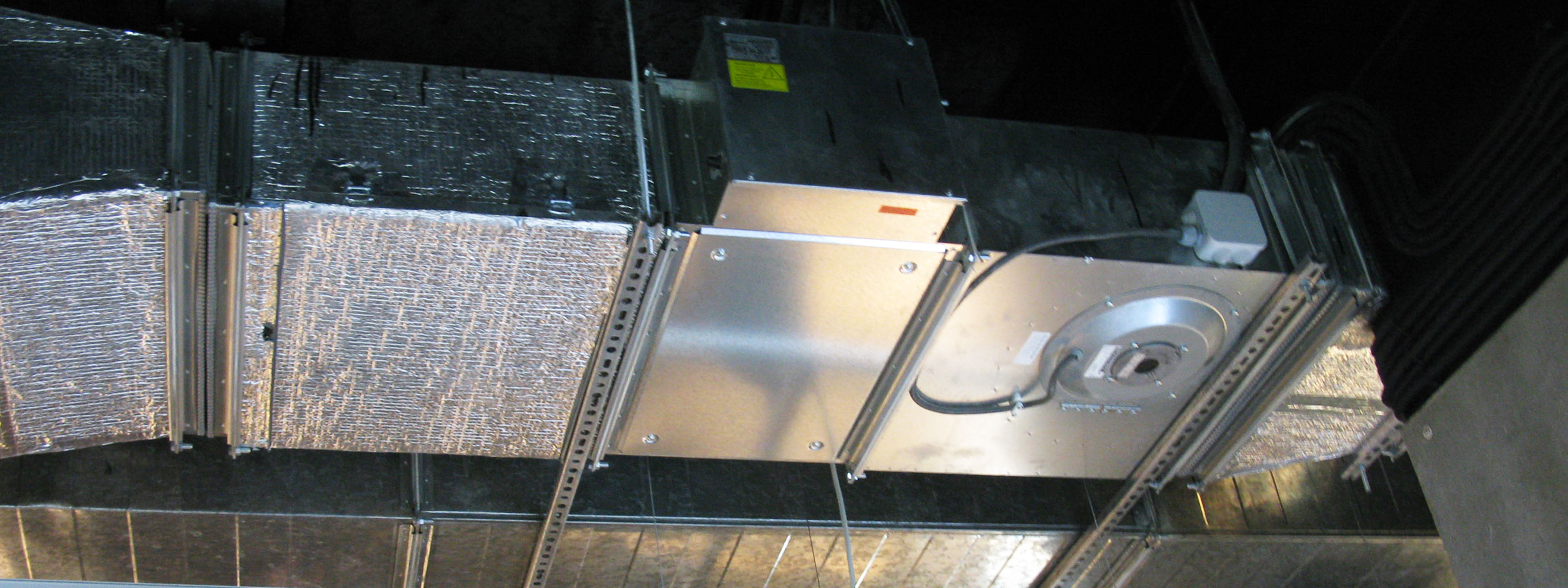Eingebauter Kanalventilator von Okoluft in einem Kanalnetz